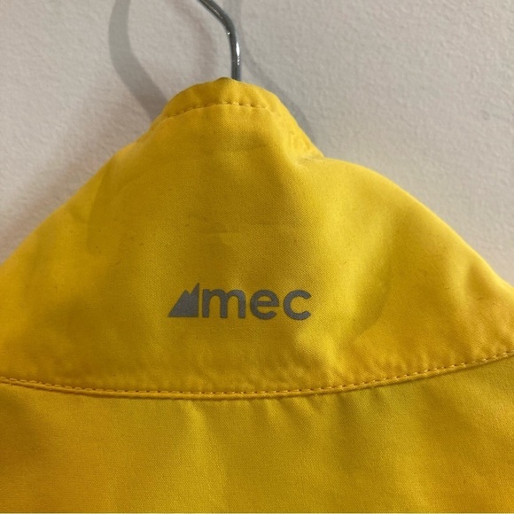 MEC Sz M Biking High Low Hem Venting Zipper Back Pocket Reflective Stripe Jacket - Picture 6 of 16